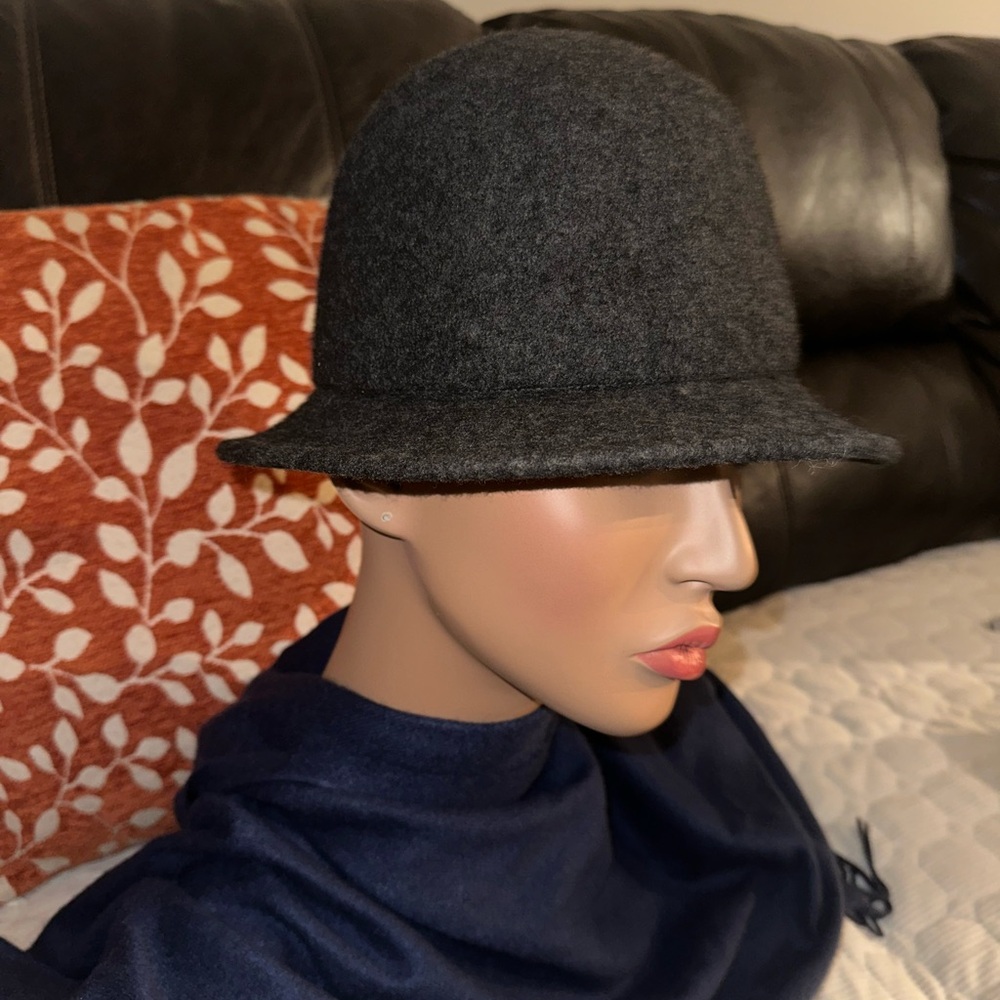 Gray 100% Wool hat - Picture 2 of 4